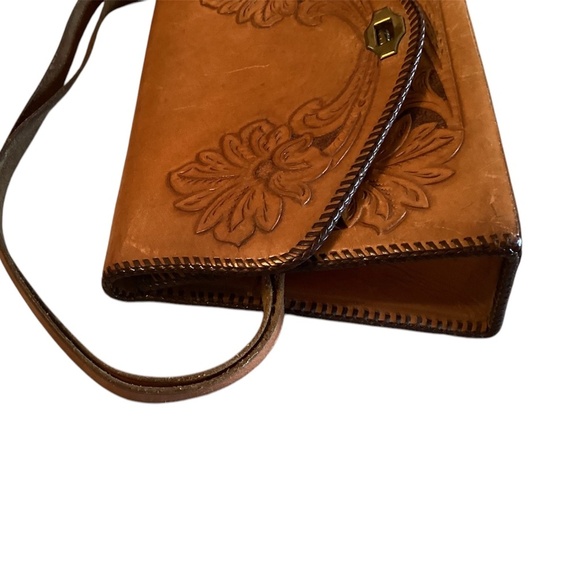 Vintage Hand tooled Leather Handbag Flower pattern - Picture 5 of 10